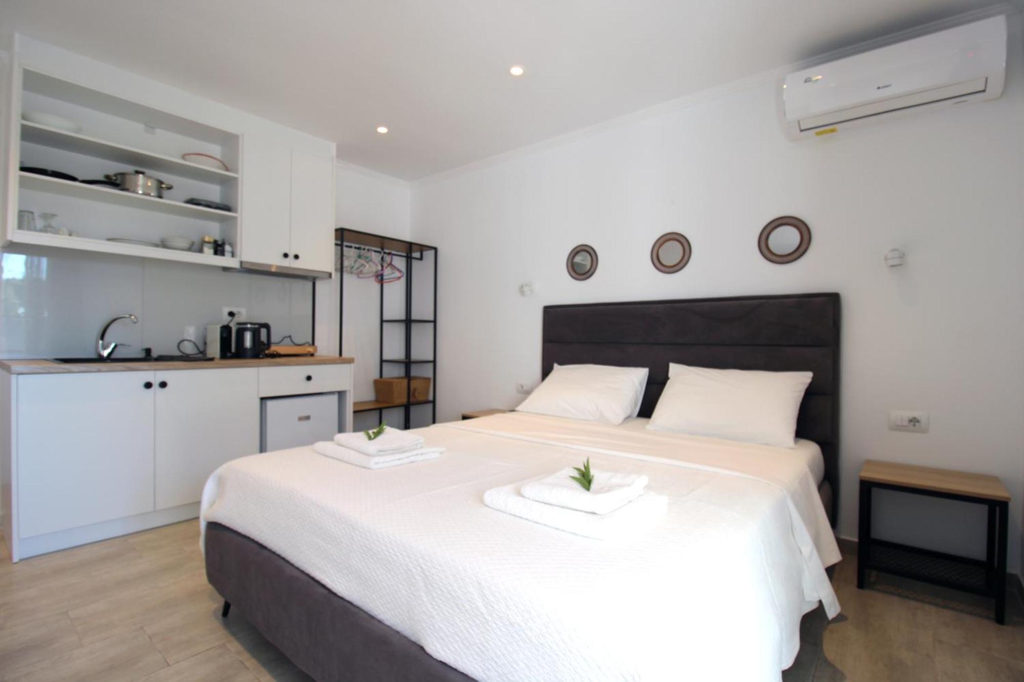 Melina'S Seaside Retreat Aparthotel Ksamil Exterior photo